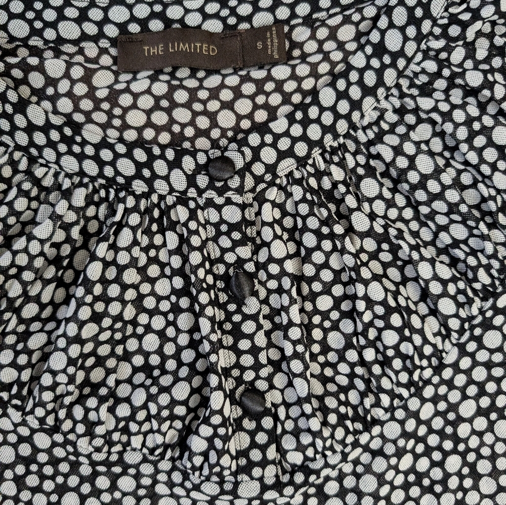 EUC Ladies Semi Sheer Black & White Flutter Sleeve Blouse The Limited Size Small - Picture 6 of 8